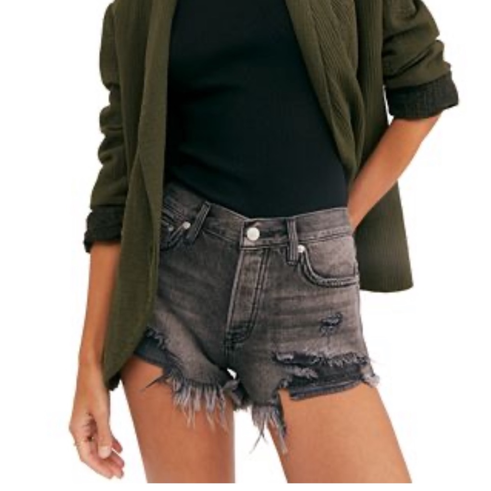 Loving good vibrations shorts